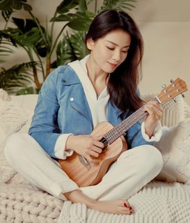 Tao Liu feet photo thumbnail