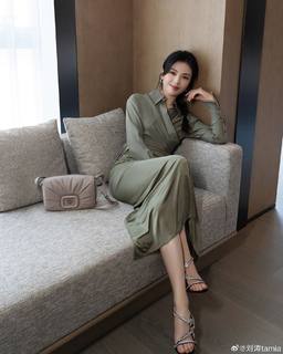 Tao Liu feet photo thumbnail