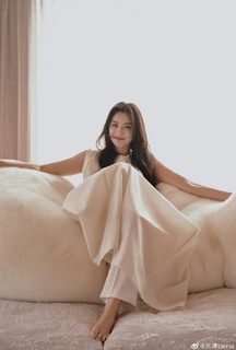 Tao Liu feet photo thumbnail
