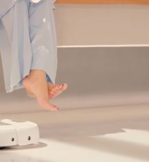 Tao Liu feet photo thumbnail