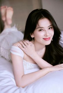 Tao Liu feet photo thumbnail