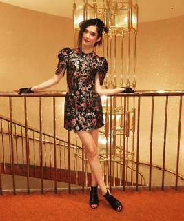 Tao Okamoto feet photo thumbnail