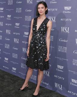 Tao Okamoto feet photo thumbnail