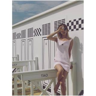 Tao Okamoto feet photo thumbnail