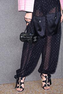 Tao Okamoto feet photo thumbnail