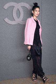 Tao Okamoto feet photo thumbnail