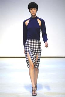 Tao Okamoto feet photo thumbnail