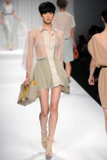 Tao Okamoto feet photo thumbnail