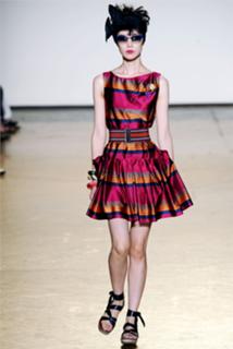 Tao Okamoto feet photo thumbnail