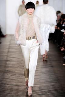 Tao Okamoto feet photo thumbnail