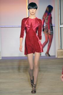 Tao Okamoto feet photo thumbnail