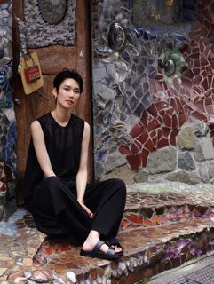 Tao Okamoto feet photo thumbnail