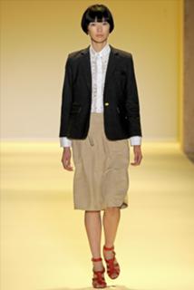 Tao Okamoto feet photo thumbnail