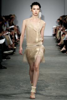 Tao Okamoto feet photo thumbnail