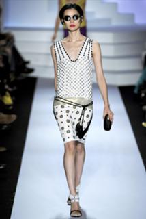 Tao Okamoto feet photo thumbnail