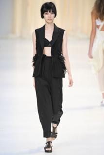 Tao Okamoto feet photo thumbnail