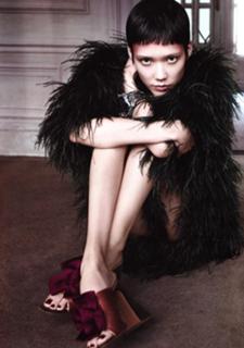 Tao Okamoto feet photo thumbnail