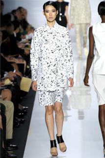 Tao Okamoto feet photo thumbnail