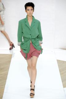 Tao Okamoto feet photo thumbnail