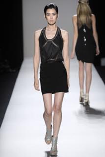 Tao Okamoto feet photo thumbnail