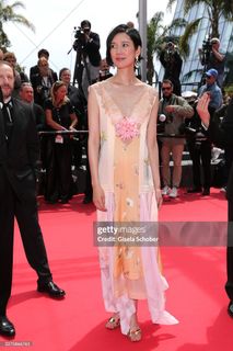 Tao Okamoto feet photo 1