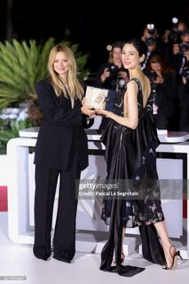 Tao Okamoto feet photo 7