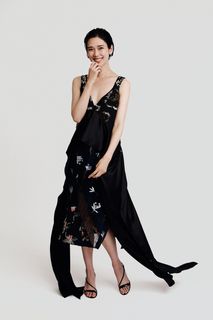 Tao Okamoto feet photo 1