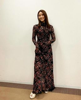 Tao Tsuchiya feet photo thumbnail