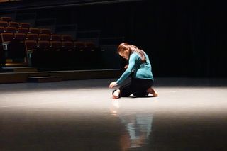 Tao Tsuchiya feet photo thumbnail