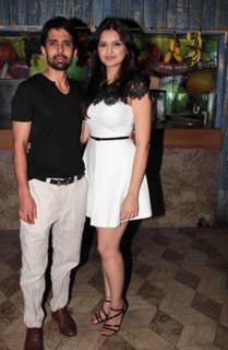 Tara Alisha feet photo 15