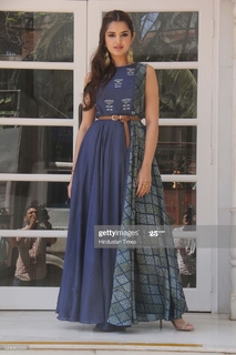 Tara Alisha feet photo 4