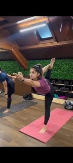 Tara Alisha feet photo 2