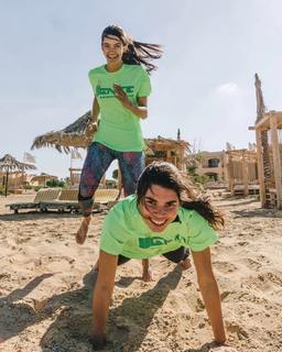 Tara Emad feet photo thumbnail