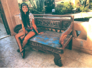 Tara Emad feet photo thumbnail