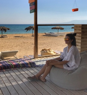 Tara Emad feet photo thumbnail