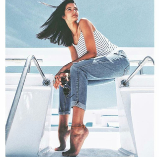 Tara Emad feet photo thumbnail