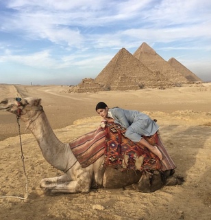 Tara Emad feet photo thumbnail