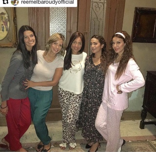 Tara Emad feet photo thumbnail