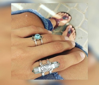 Tara Emad feet photo thumbnail