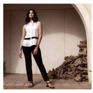 Tara Emad feet photo thumbnail