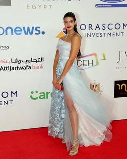 Tara Emad feet photo thumbnail