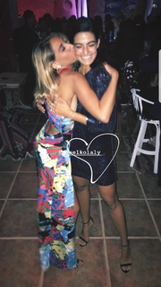 Tara Emad feet photo thumbnail