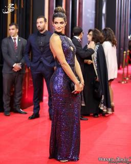 Tara Emad feet photo thumbnail