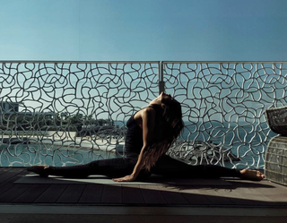 Tara Emad feet photo thumbnail