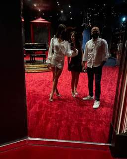 Tara Emad feet photo thumbnail