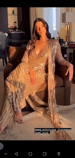 Tara Emad feet photo thumbnail