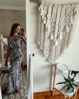 Tara Emad feet photo thumbnail