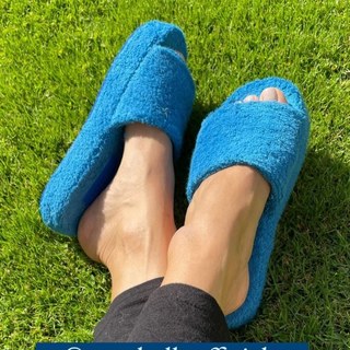 Tara Emad feet photo thumbnail