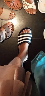 Tara Emad feet photo thumbnail