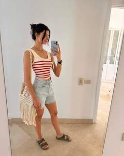 Tara Emad feet photo thumbnail